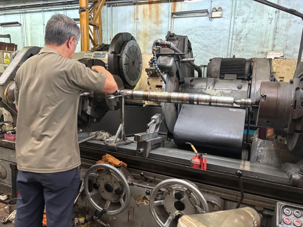Custom Engineering Component Fabrication & Precision Machining