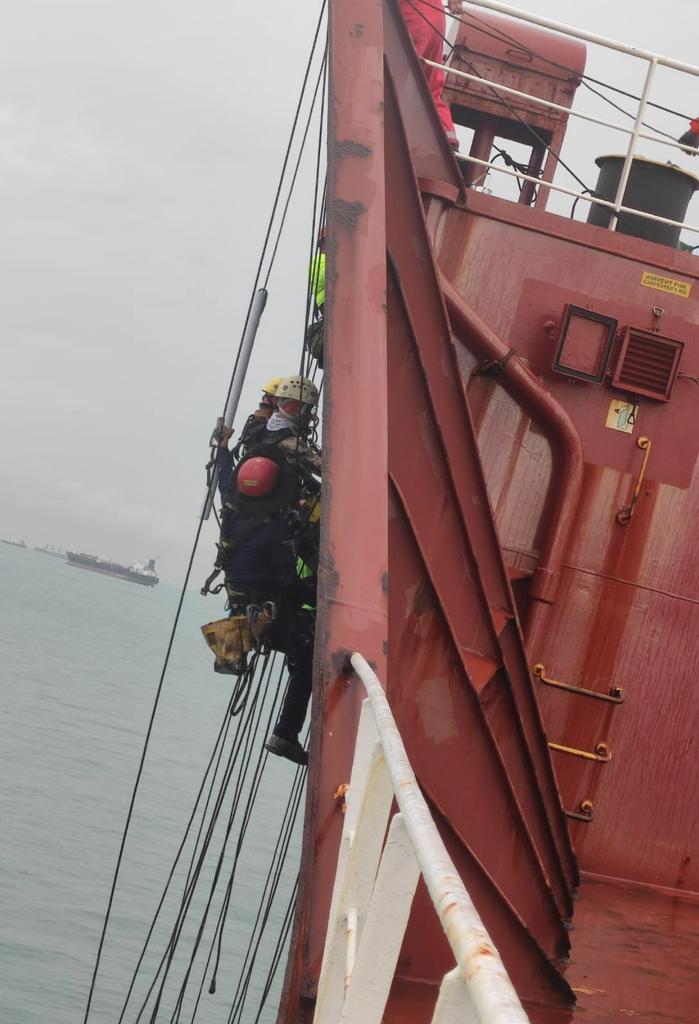 Vessel Bow Maintenance & Painting